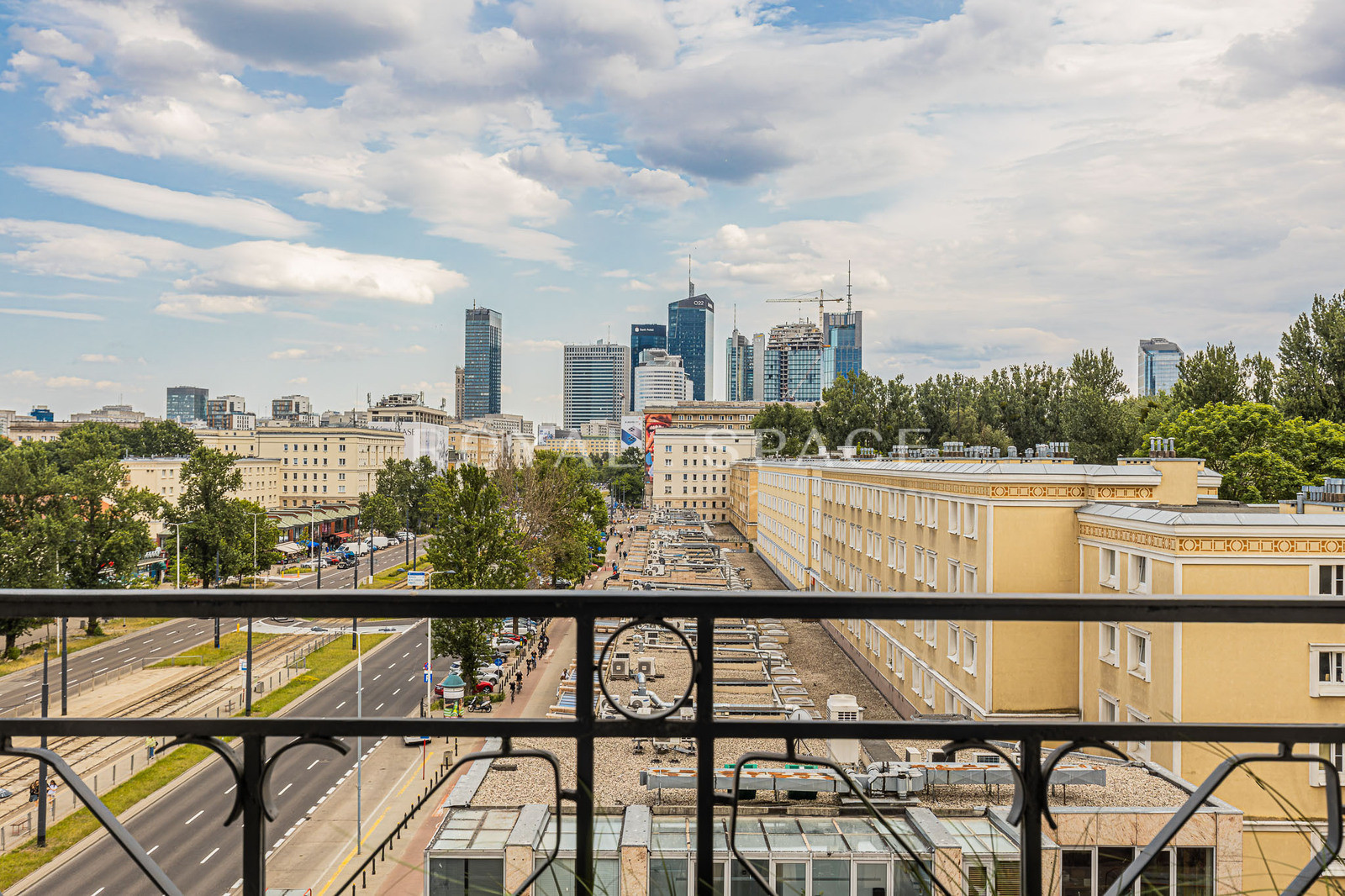 Elegant Apartment in Warsaw’s Muranów District