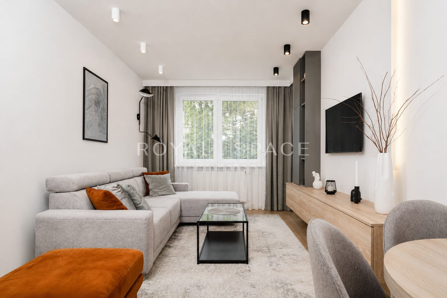 Functional and modern apartment with a balcony!