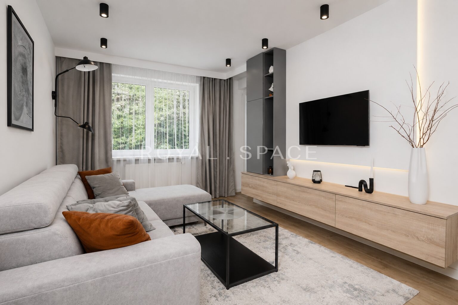 Functional and modern apartment with a balcony!