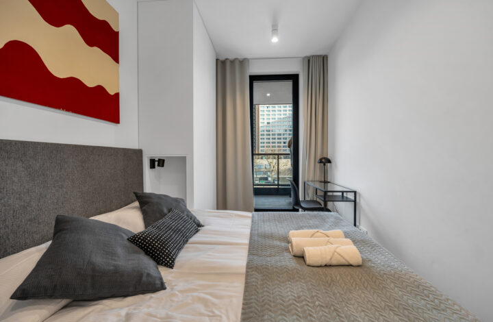 Jasny apartament z szeroką loggią | Grzybowska