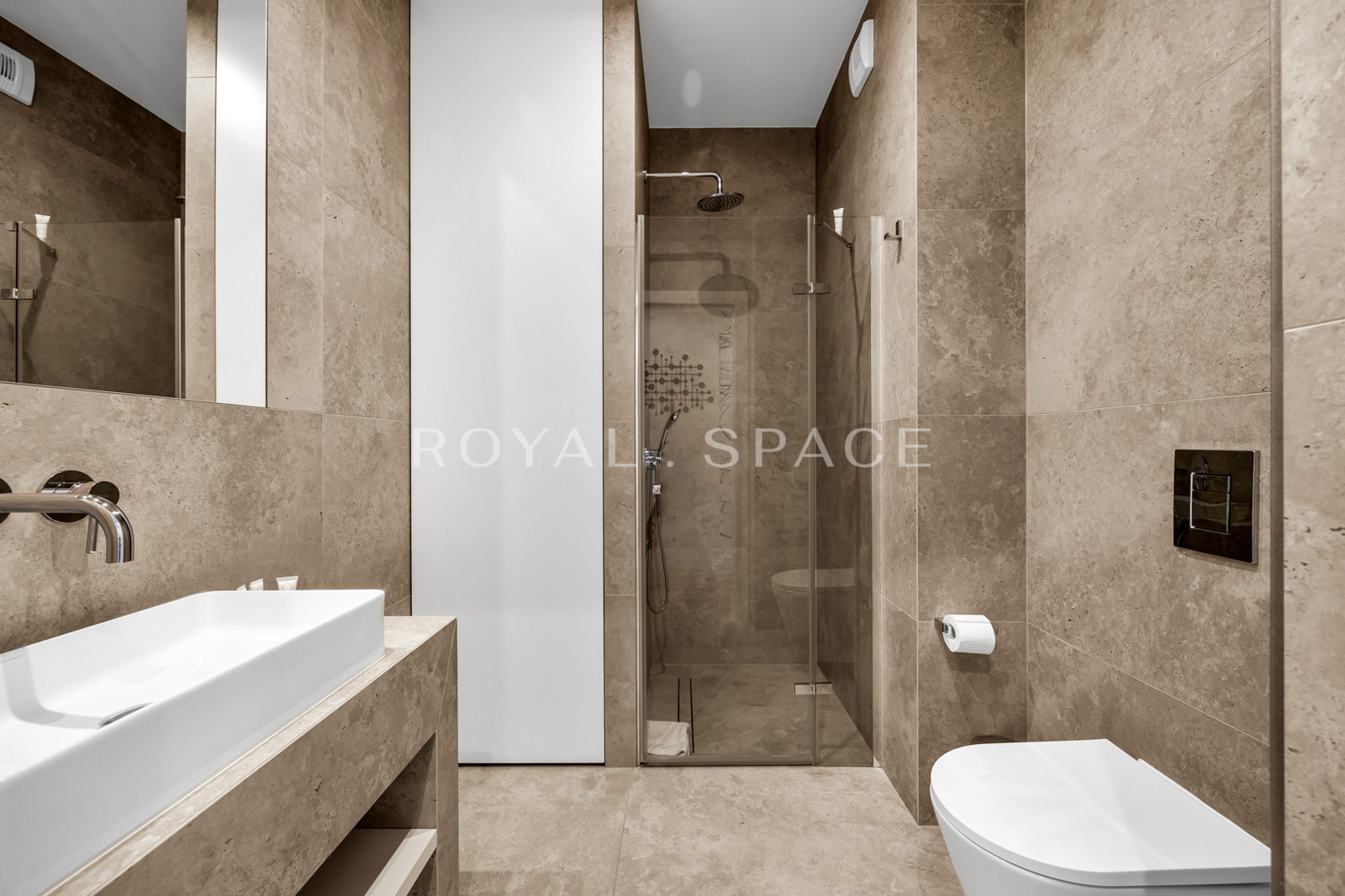 Jasny apartament z szeroką loggią | Grzybowska