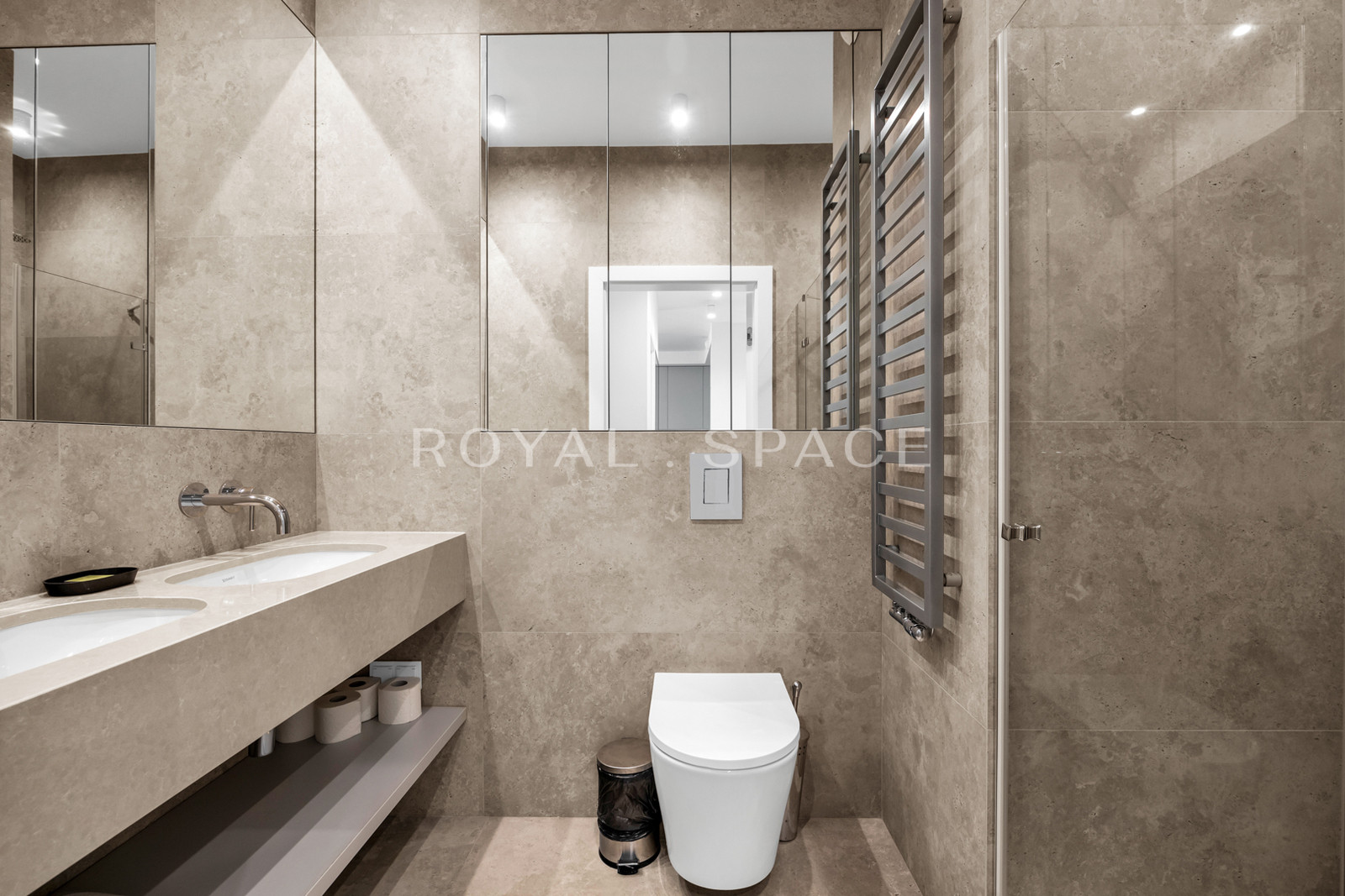 Jasny apartament z szeroką loggią | Grzybowska