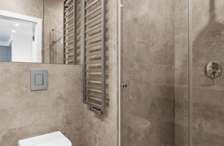 Jasny apartament z szeroką loggią | Grzybowska