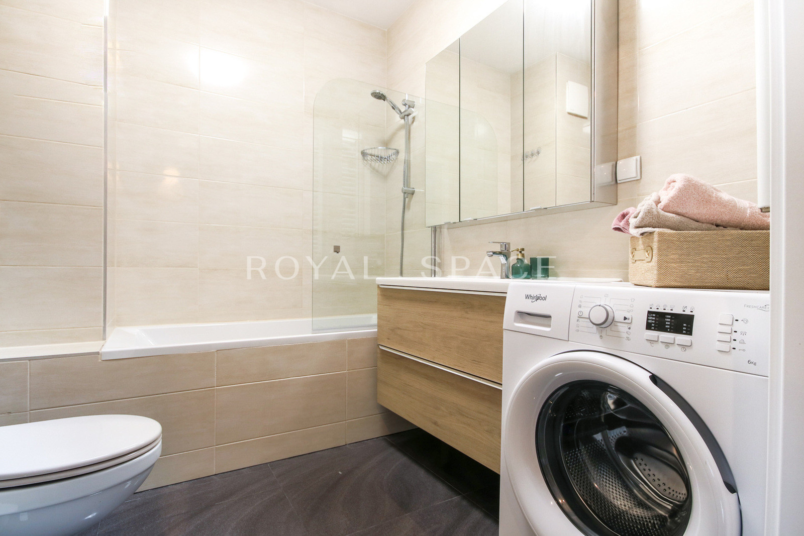 Bright Apartment in Ruczaj | Bunscha Park