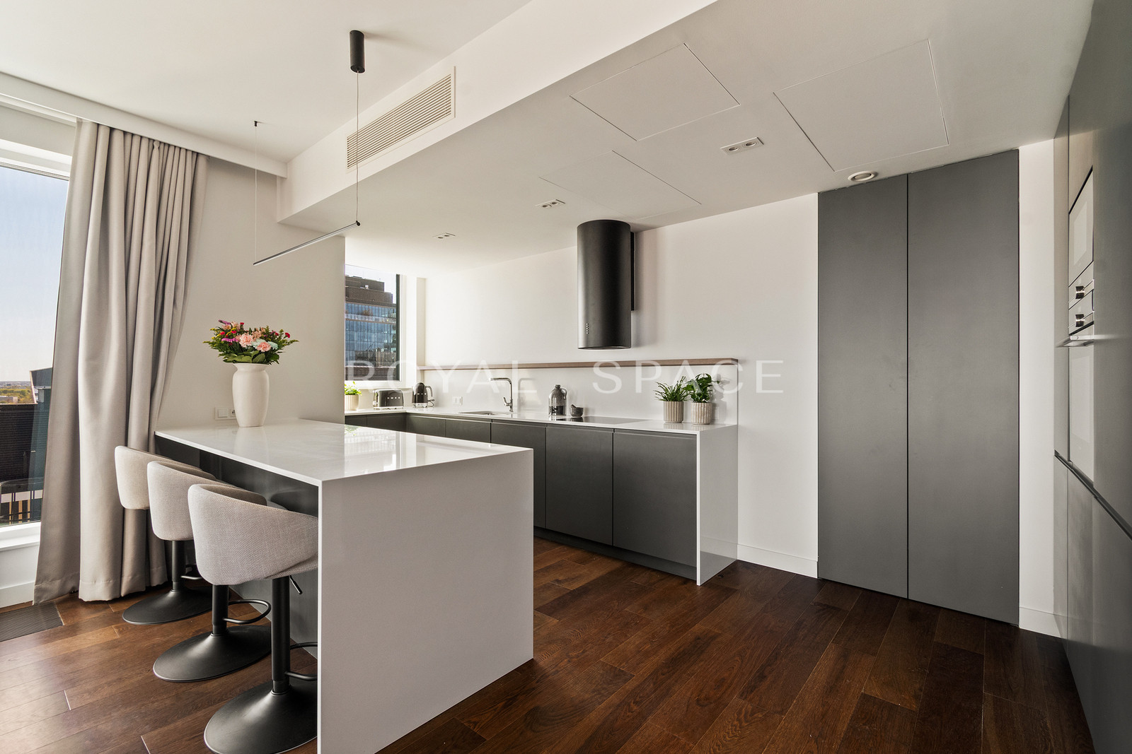 Przestronny apartament w Unique Tower z widokiem!