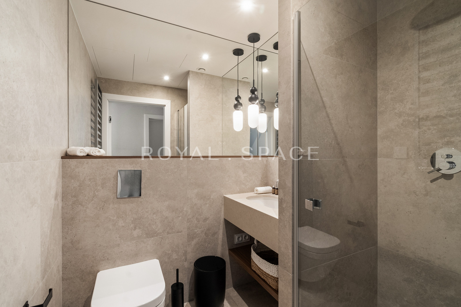 Przestronny apartament w Unique Tower z widokiem!