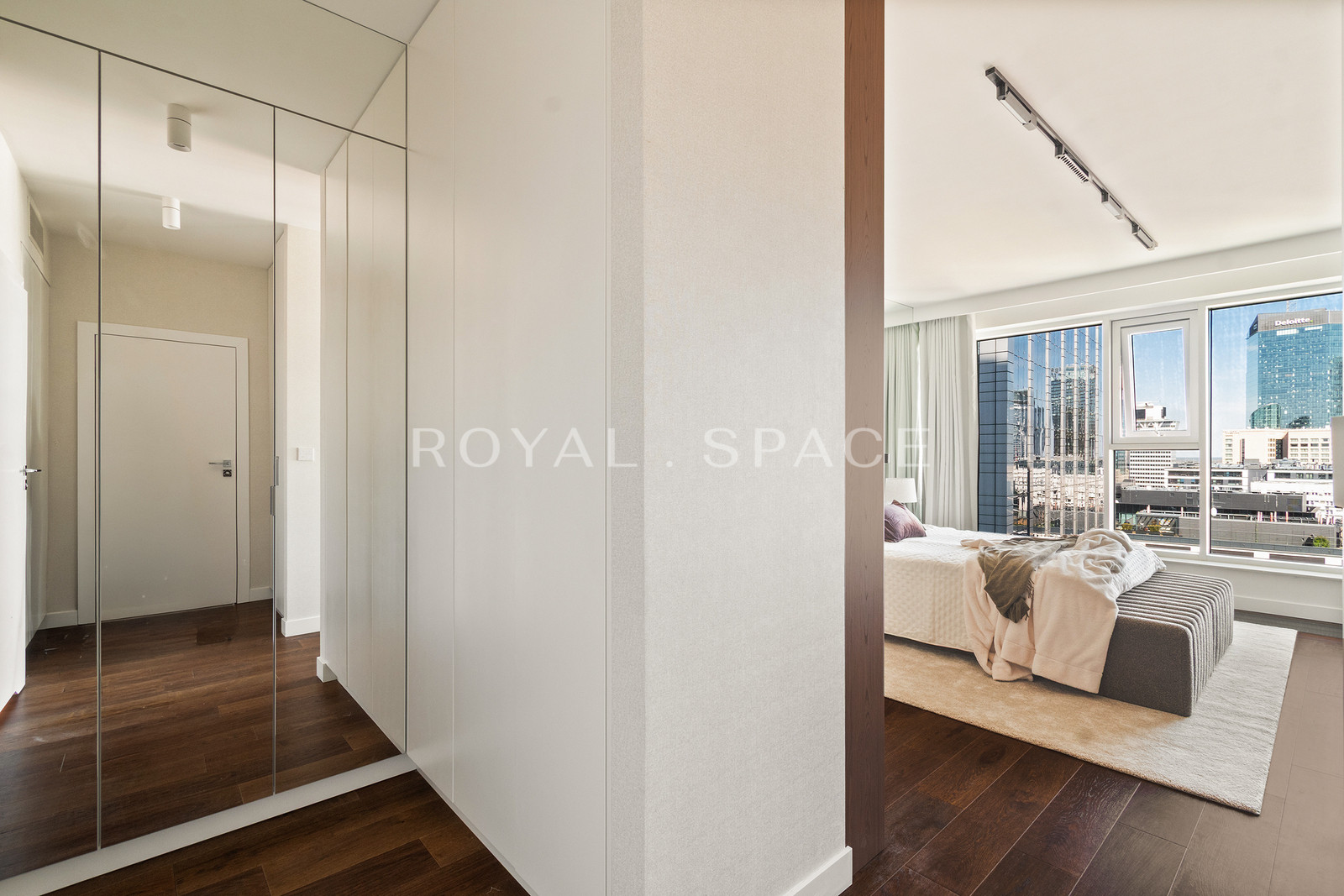 Przestronny apartament w Unique Tower z widokiem!