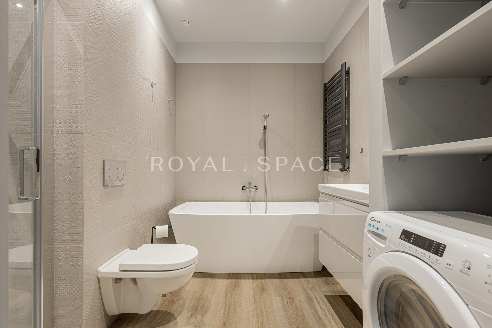 Title EN: Exclusive Garden Apartment | Fort Cze