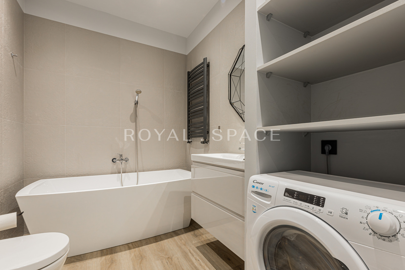 Title EN: Exclusive Garden Apartment | Fort Cze