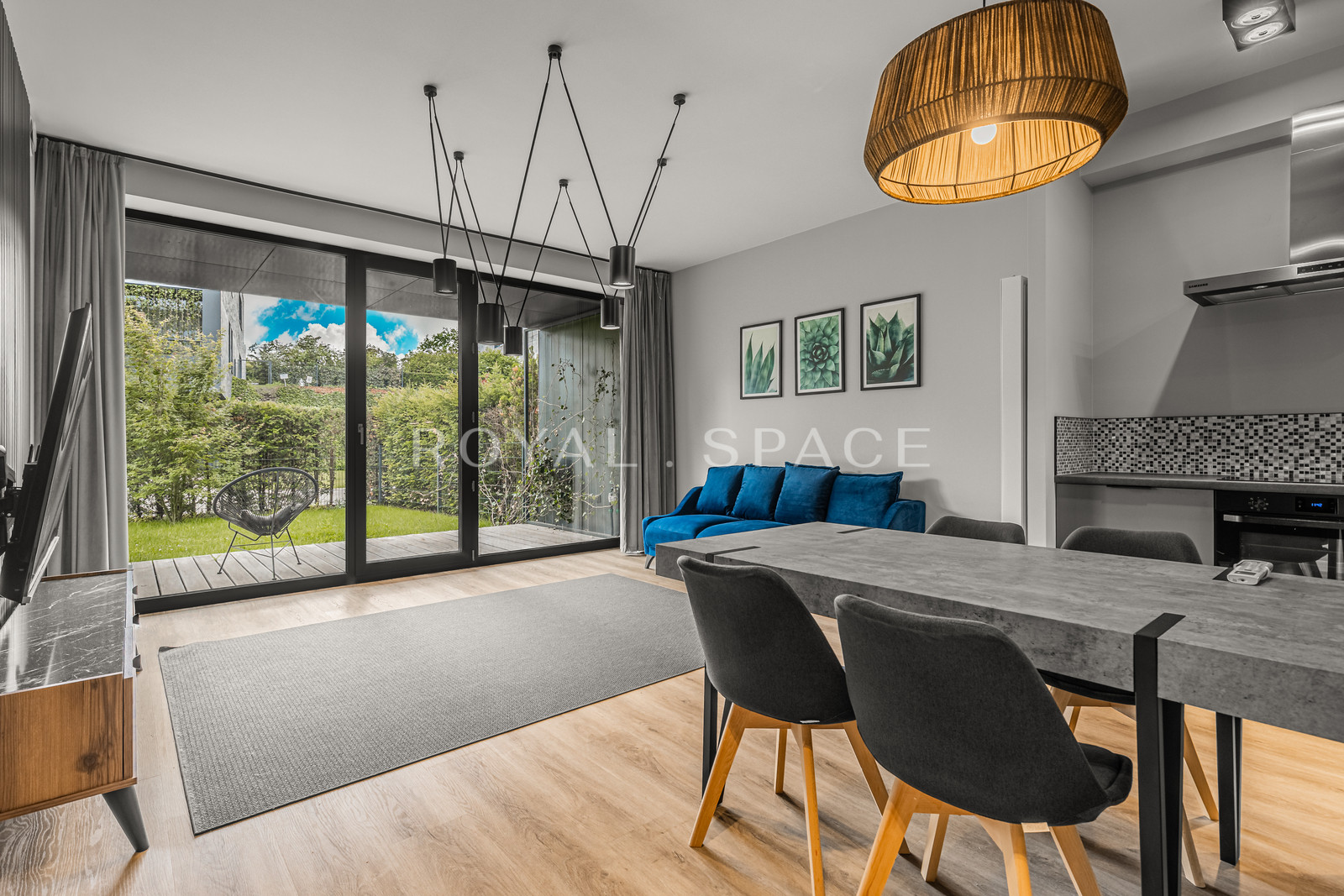Title EN: Exclusive Garden Apartment | Fort Cze