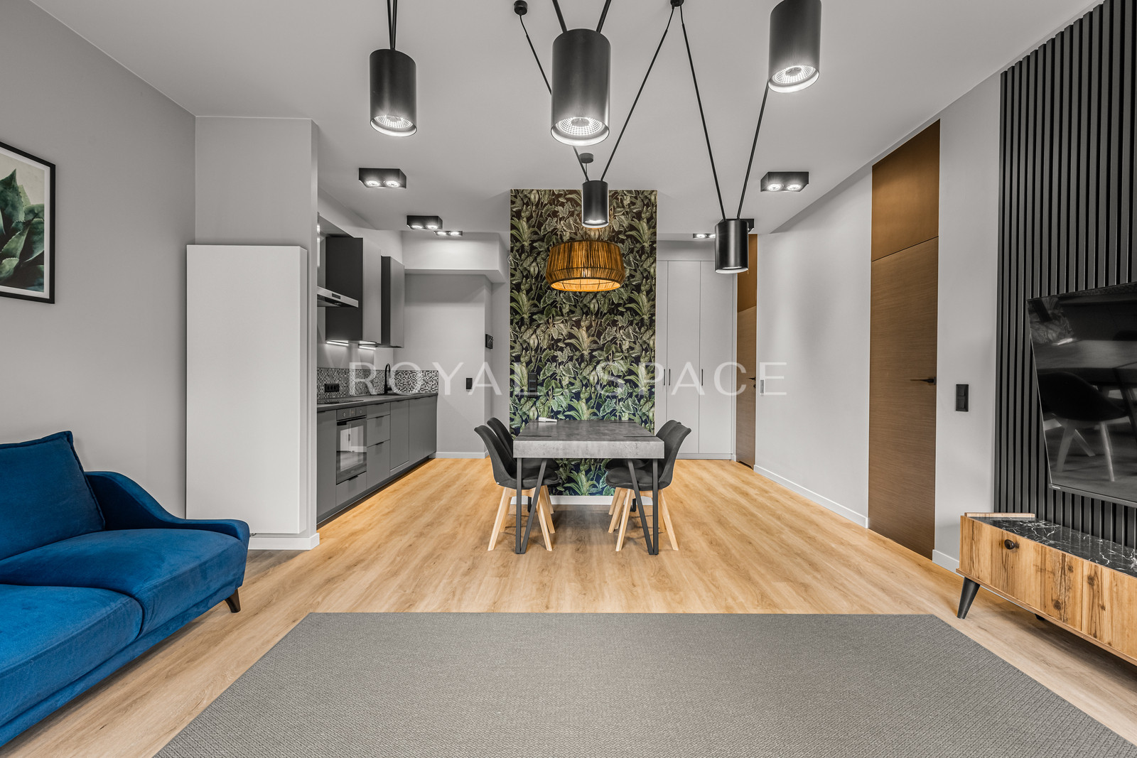 Title EN: Exclusive Garden Apartment | Fort Cze