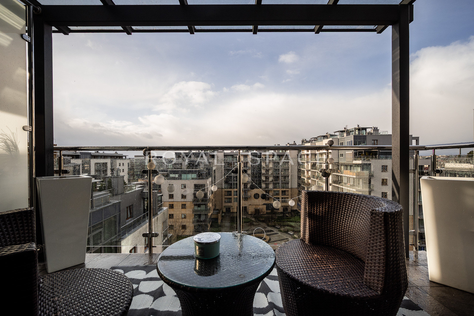 Apartament z tarasem i ogrodem zimowym na dachu!