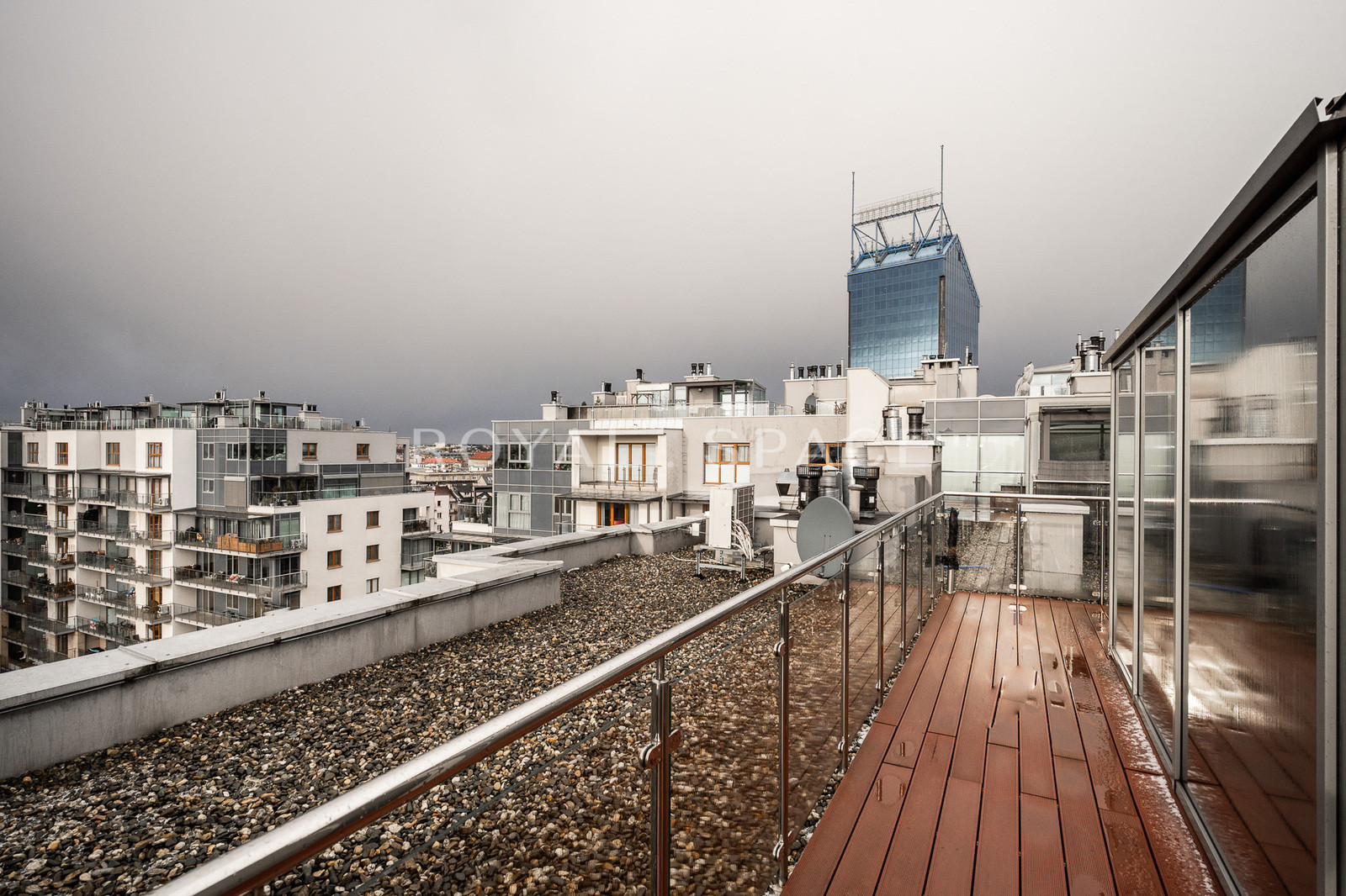Apartament z tarasem i ogrodem zimowym na dachu!