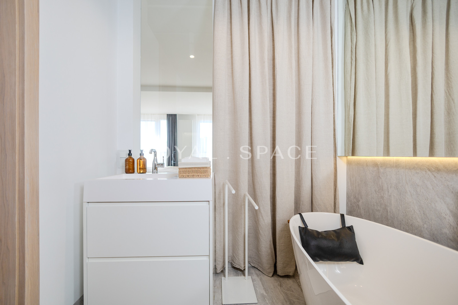 Exceptional 104 m² Apartment | 112 m² Terrace!