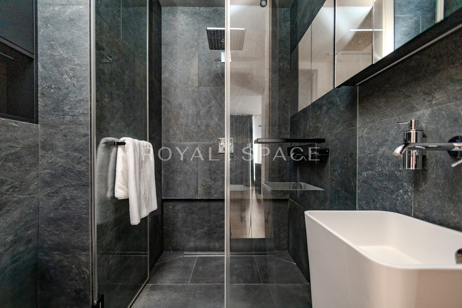 Exceptional 104 m² Apartment | 112 m² Terrace!