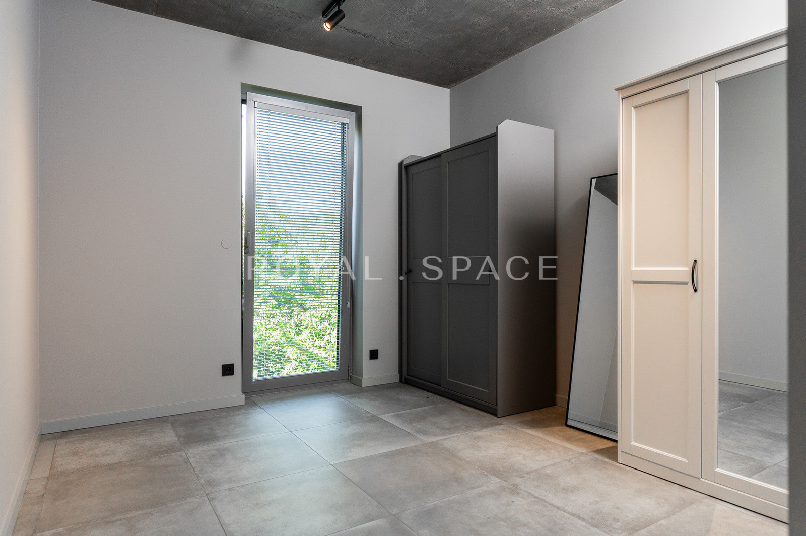 Nowoczesny apartament z widokowym ogrodem na dachu