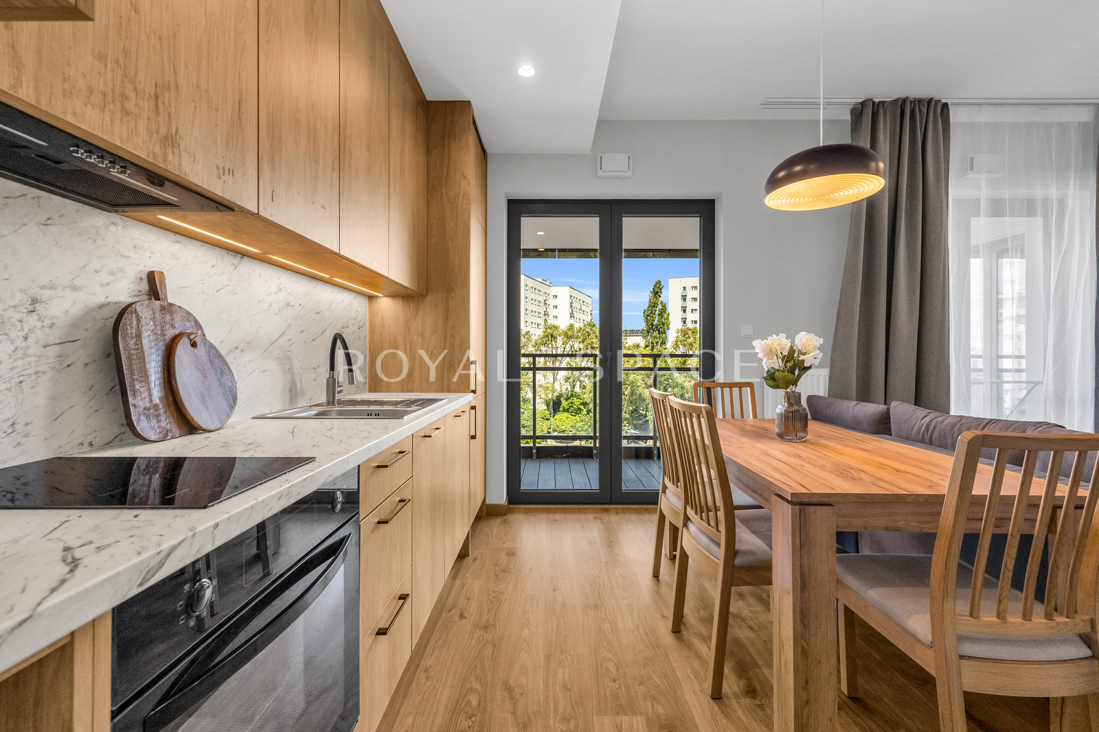 Stylish Apartment in Wola with Loggia