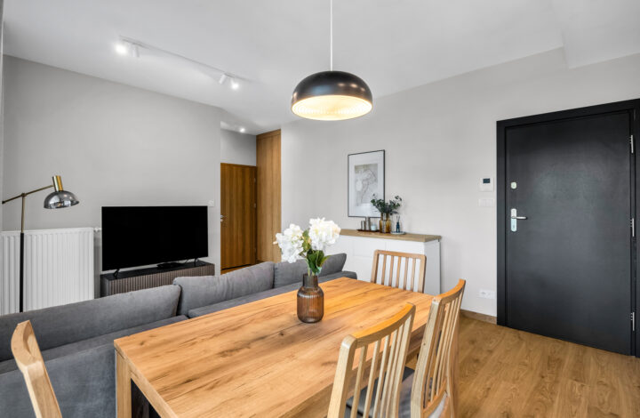 Stylish Apartment in Wola with Loggia