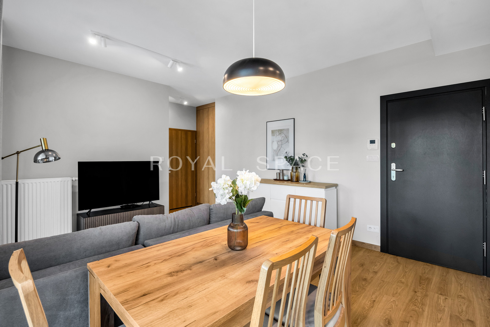 Stylish Apartment in Wola with Loggia