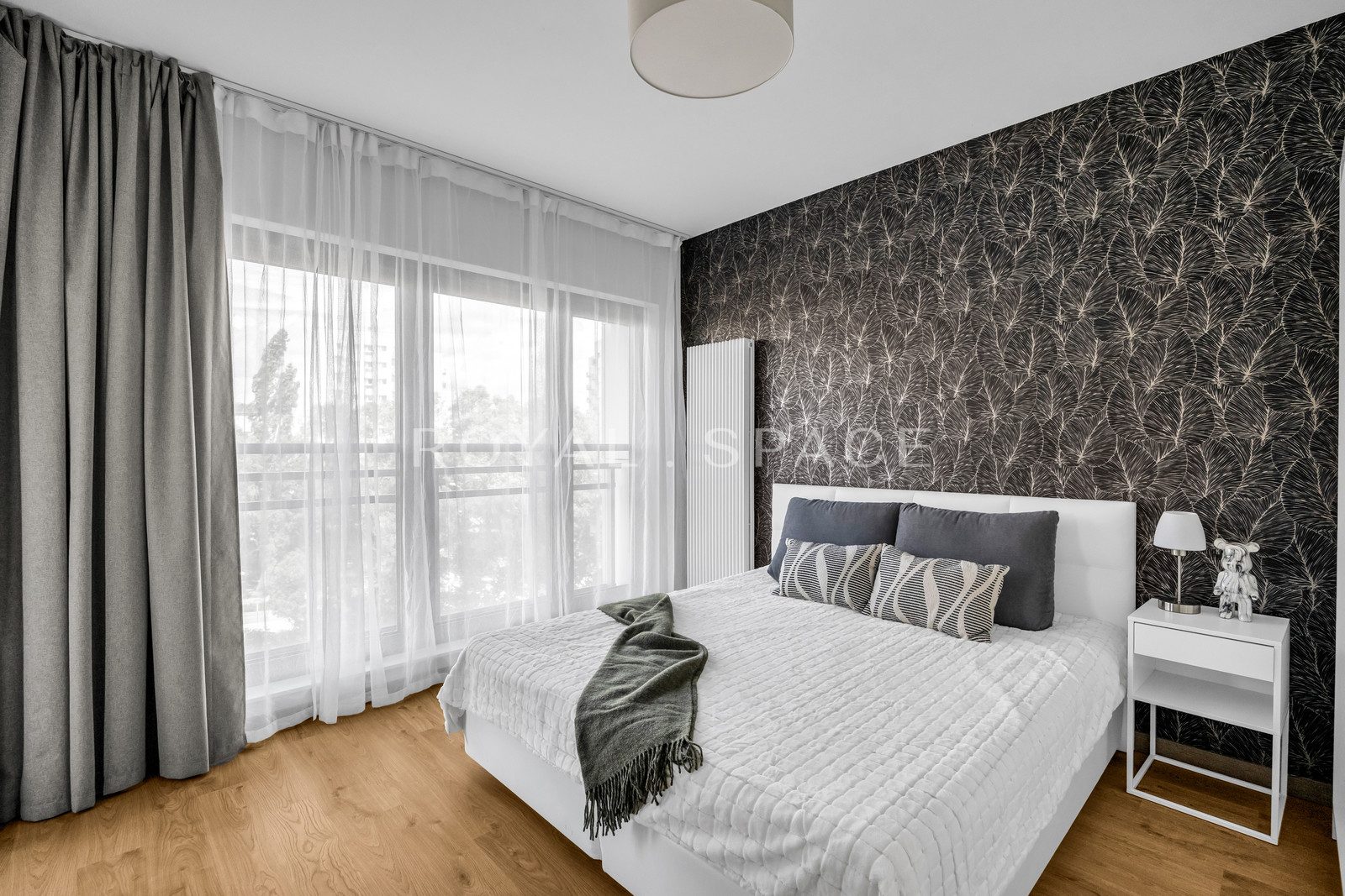 Stylish Apartment in Wola with Loggia
