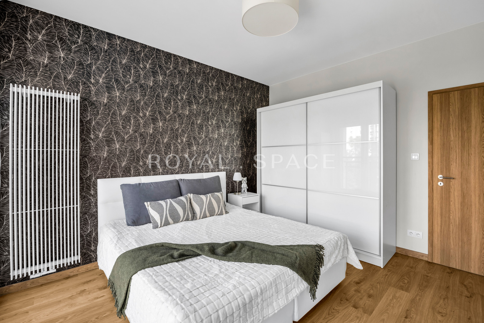 Stylish Apartment in Wola with Loggia