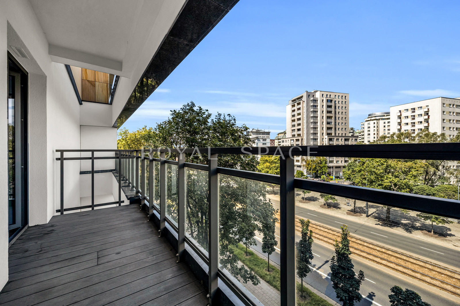 Stylish Apartment in Wola with Loggia