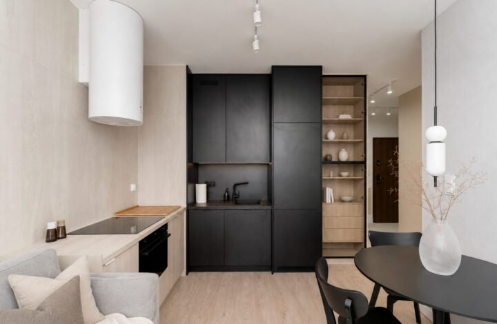 Apartment with balcony, AC and dressing room!