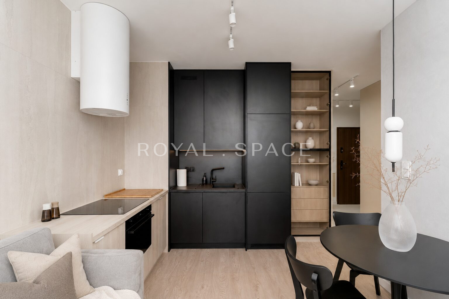 Apartment with balcony, AC and dressing room!