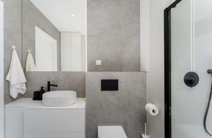 Apartment with balcony, AC and dressing room!