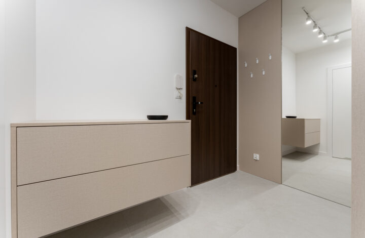 Apartment with balcony, AC and dressing room!