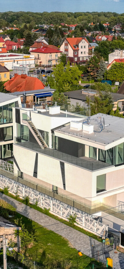 Dwupiętrowy apartament z ogrodem| Rumiana House II