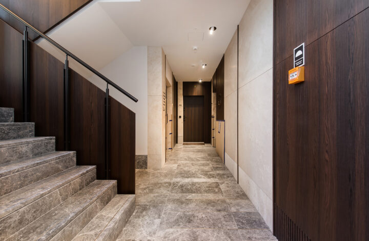 Jasny apartament z balkonem | Młyny Mogilska