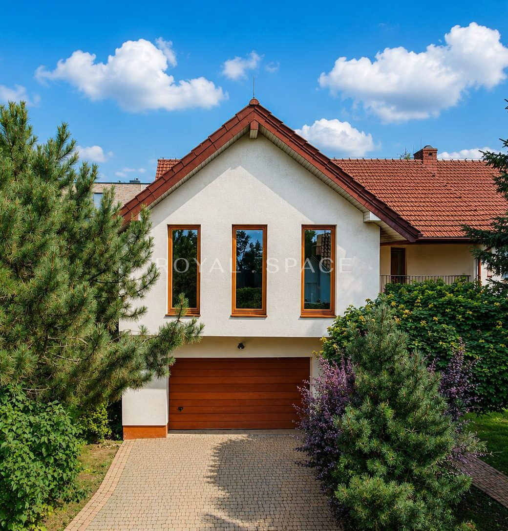 Elegant House with Garden | Wola Justowska