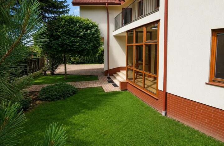 Elegant House with Garden | Wola Justowska
