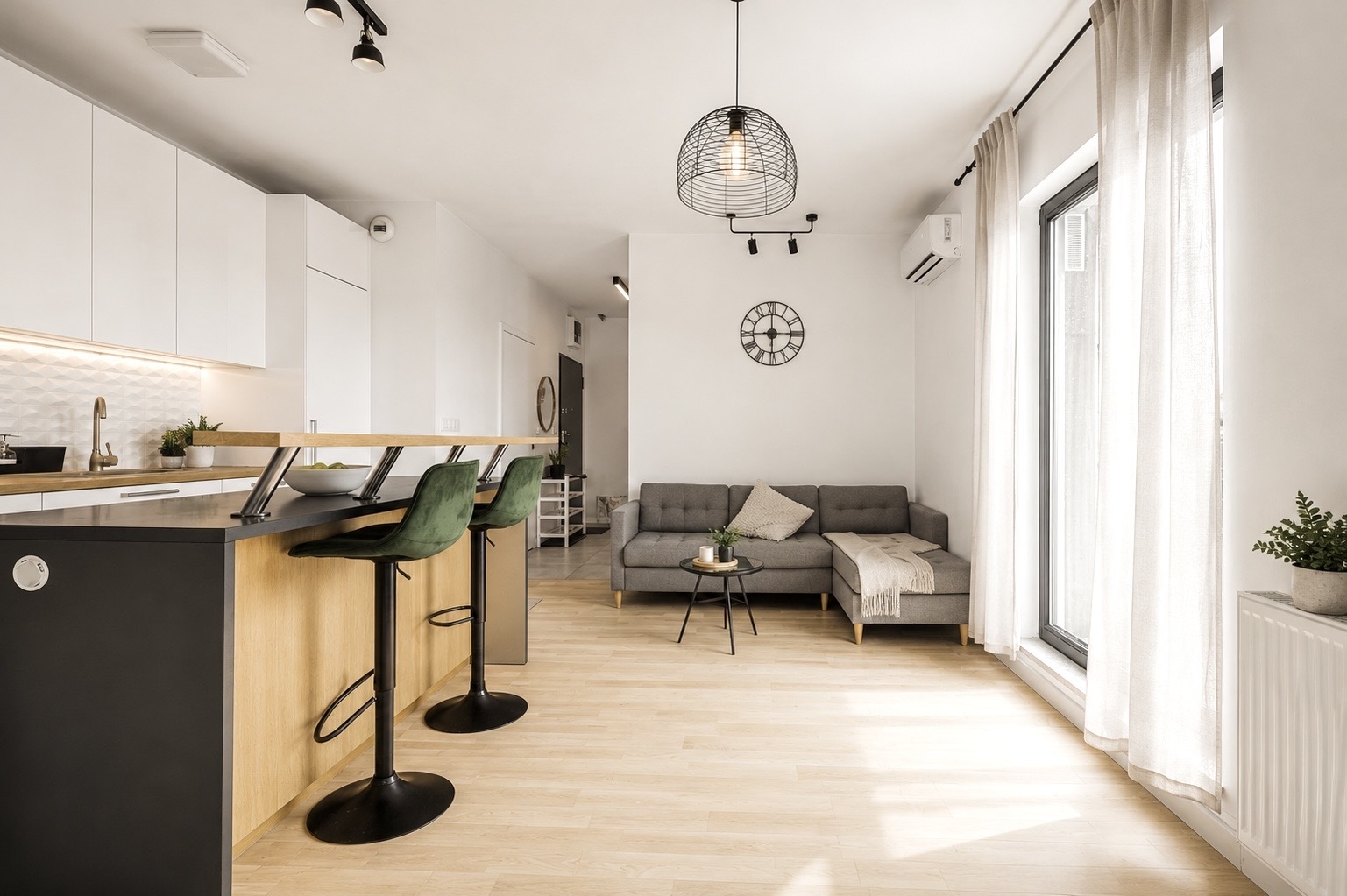 Sunny Apartment with Terrace | Wilanów