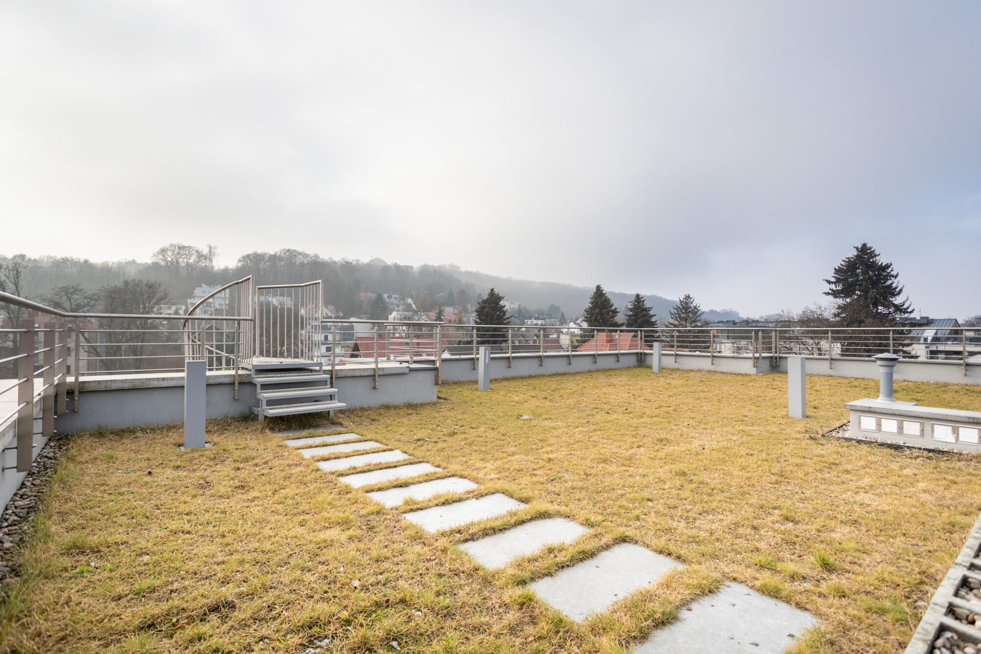 Przestronny apartament z tarasem na dachu