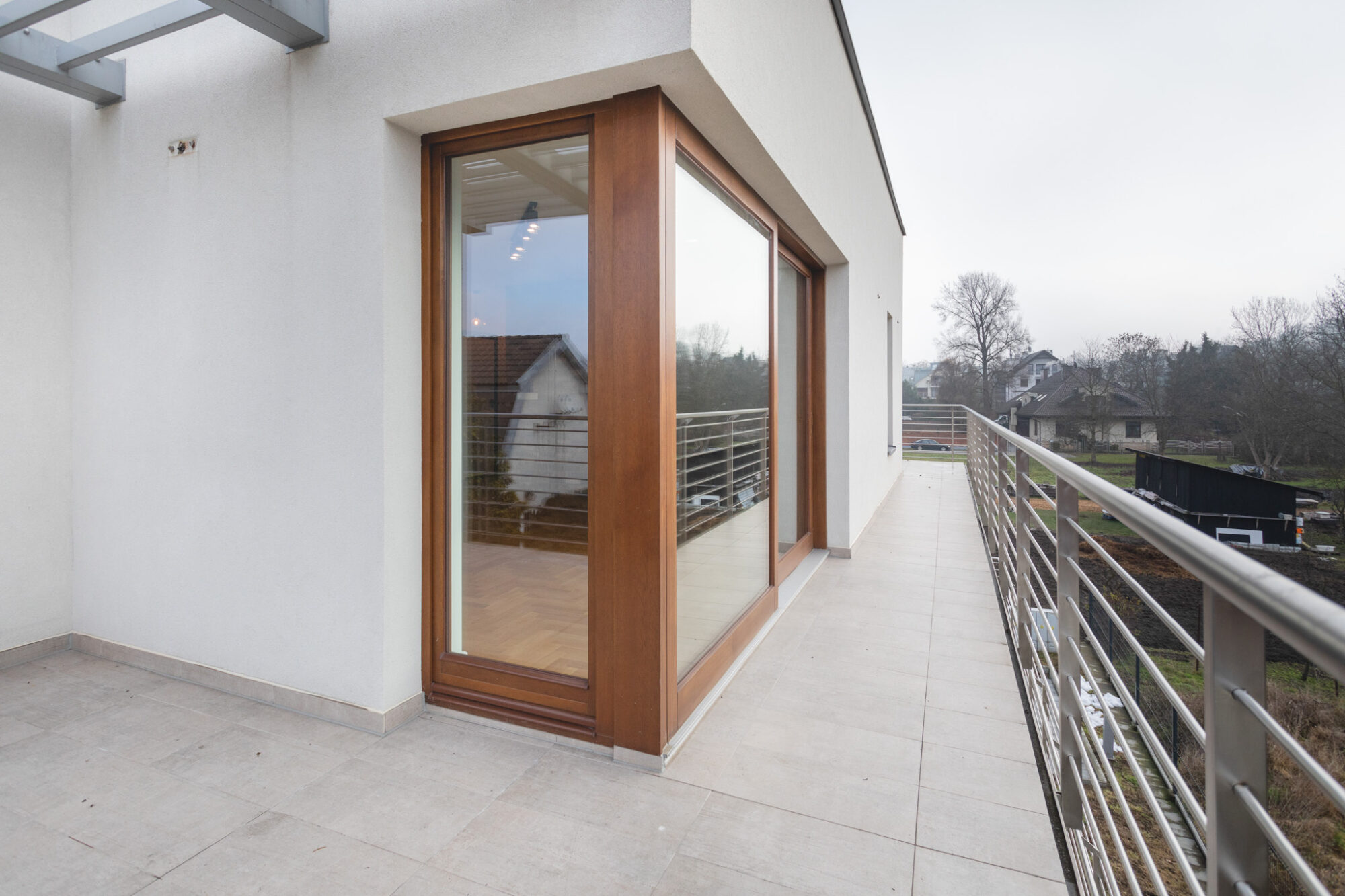 Przestronny apartament z tarasem na dachu