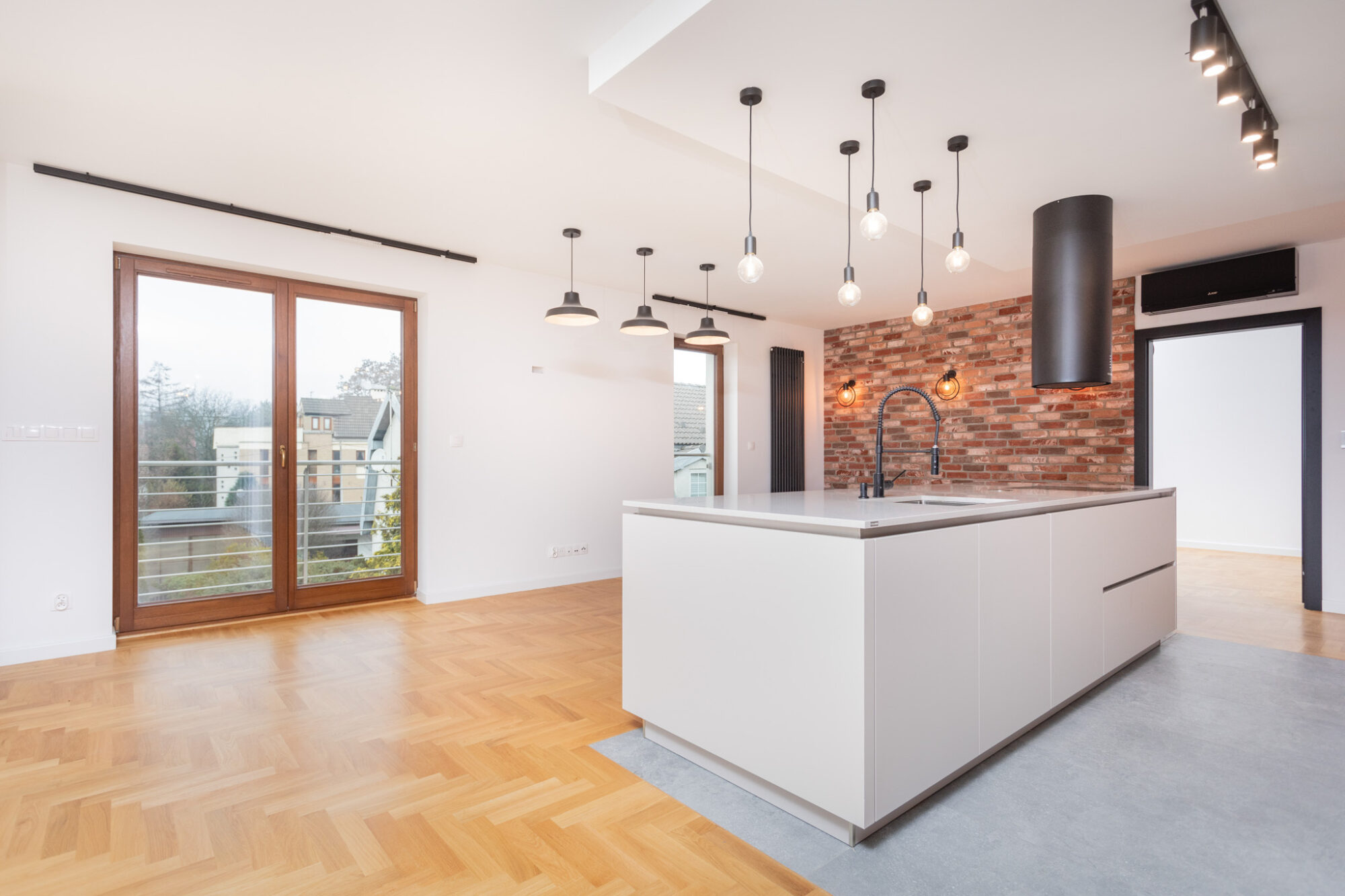 Przestronny apartament z tarasem na dachu