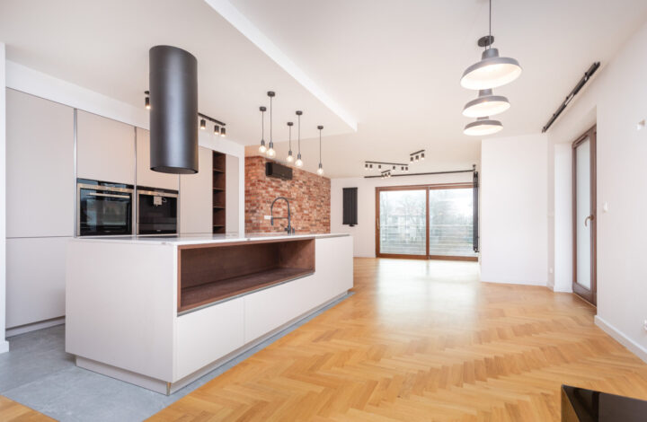 Przestronny apartament z tarasem na dachu