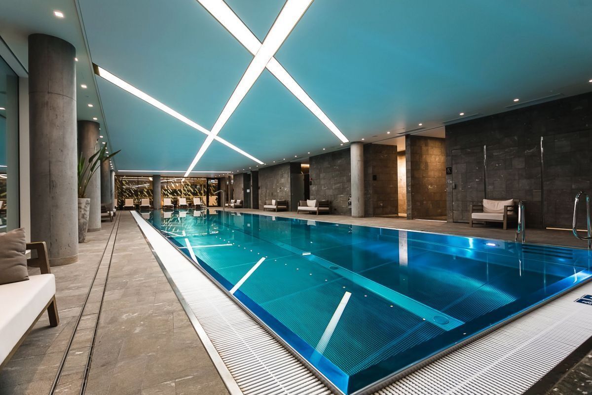 Złota 44 – Best price in the building!