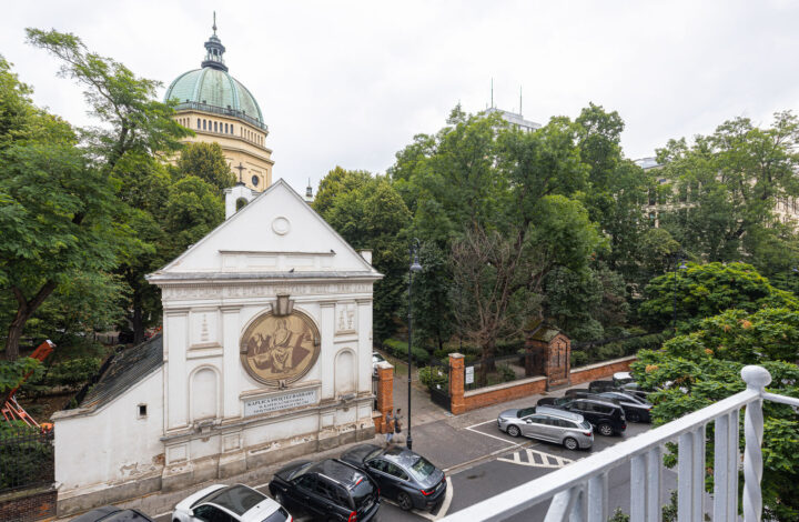 Designer Apartment in the Heart of Warsaw