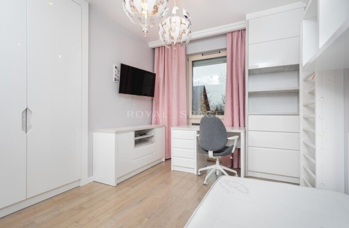 Apartament z tarasem i widokiem na zieleń na Woli!