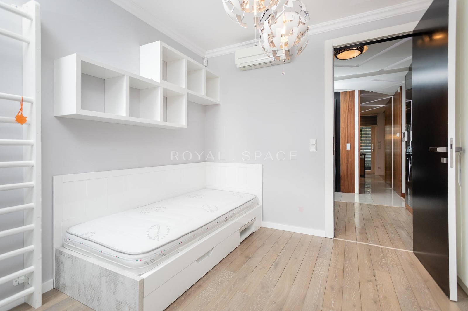 Apartament z tarasem i widokiem na zieleń na Woli!
