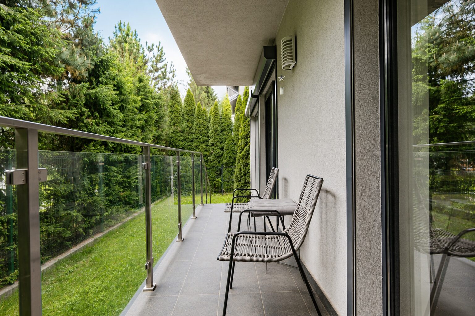 Apartment with Private Garden near Błonia