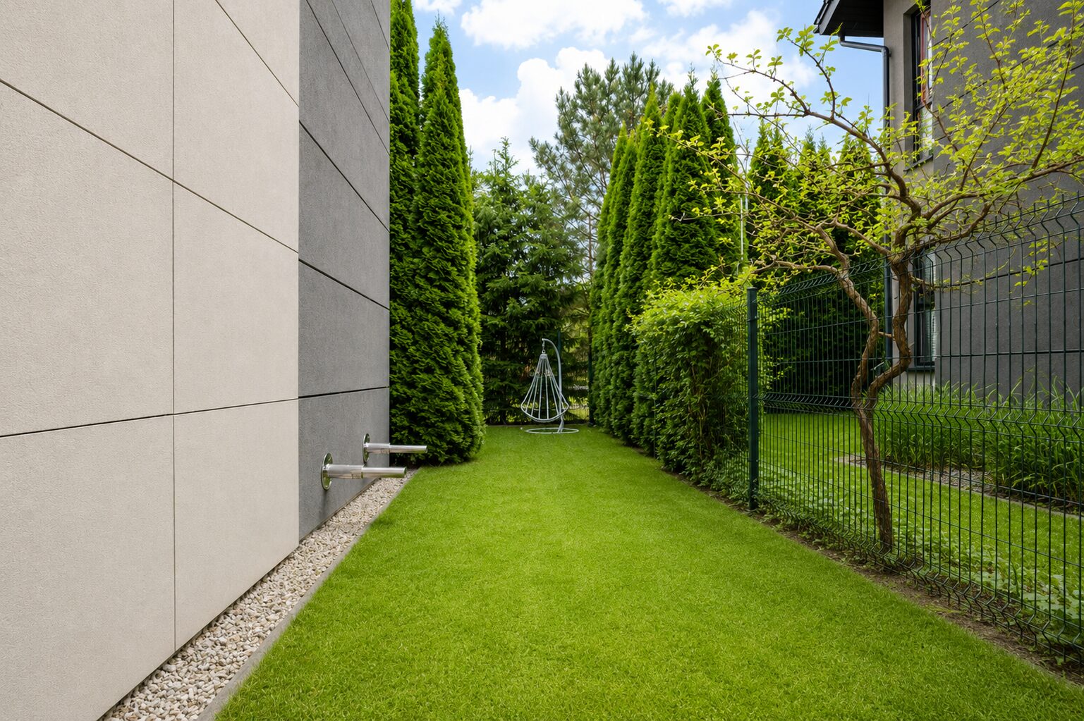 Apartment with Private Garden near Błonia