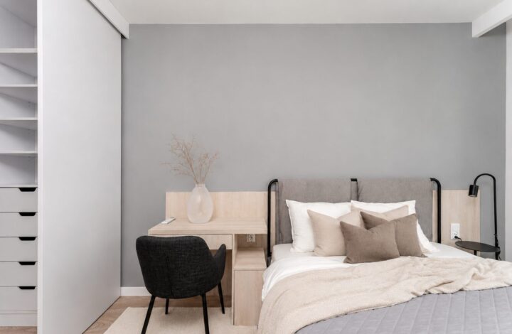 Apartment with balcony, AC and dressing room!