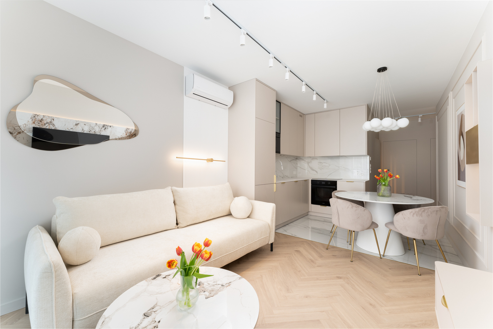 Jasny apartament w Młynach Mogilska!