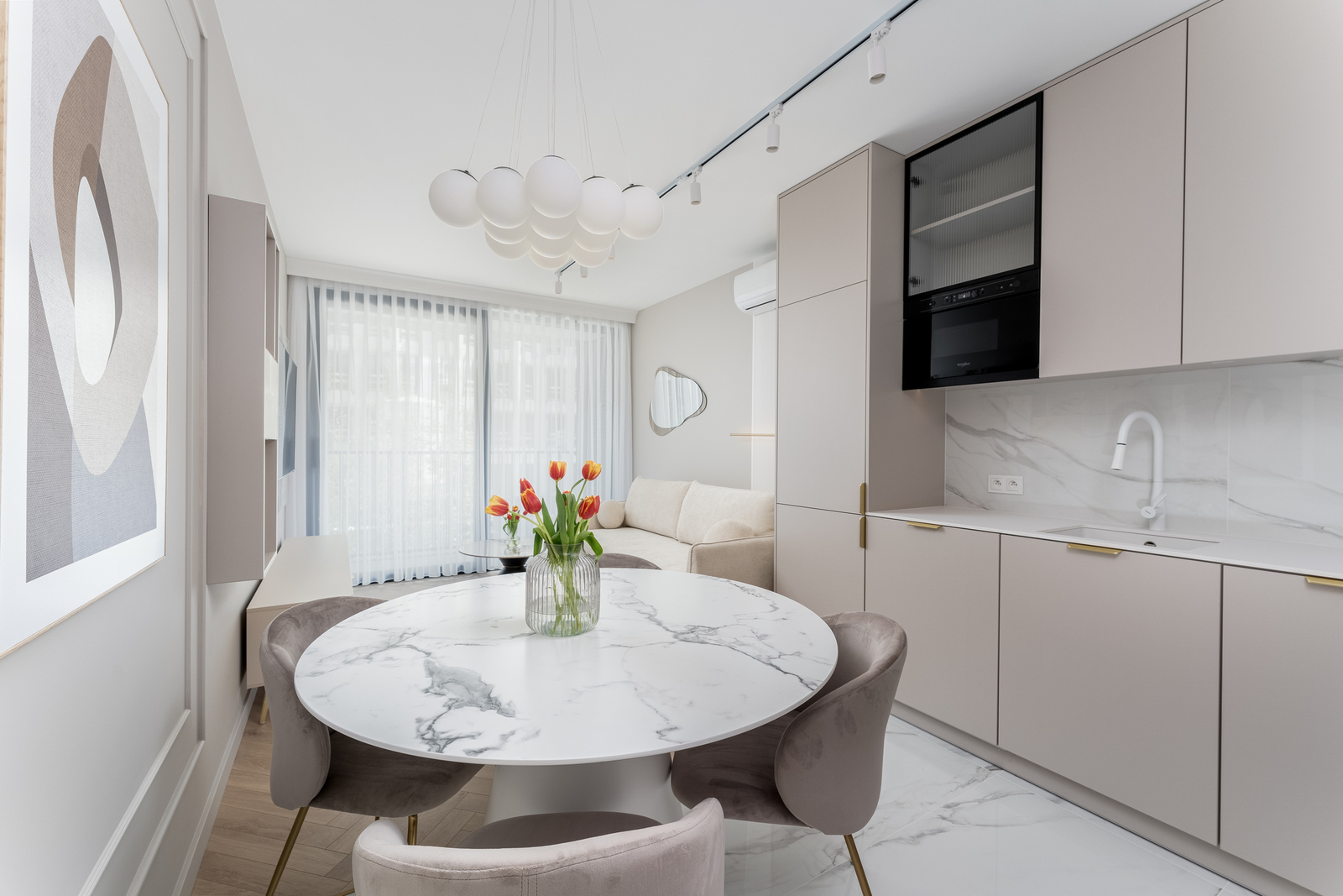 Jasny apartament w Młynach Mogilska!