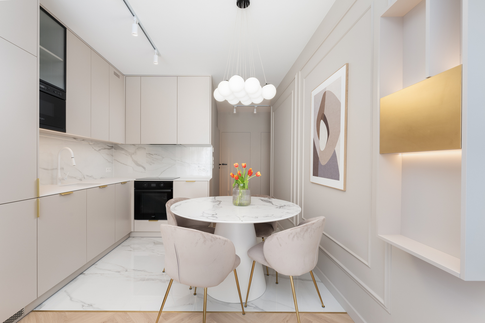 Jasny apartament w Młynach Mogilska!