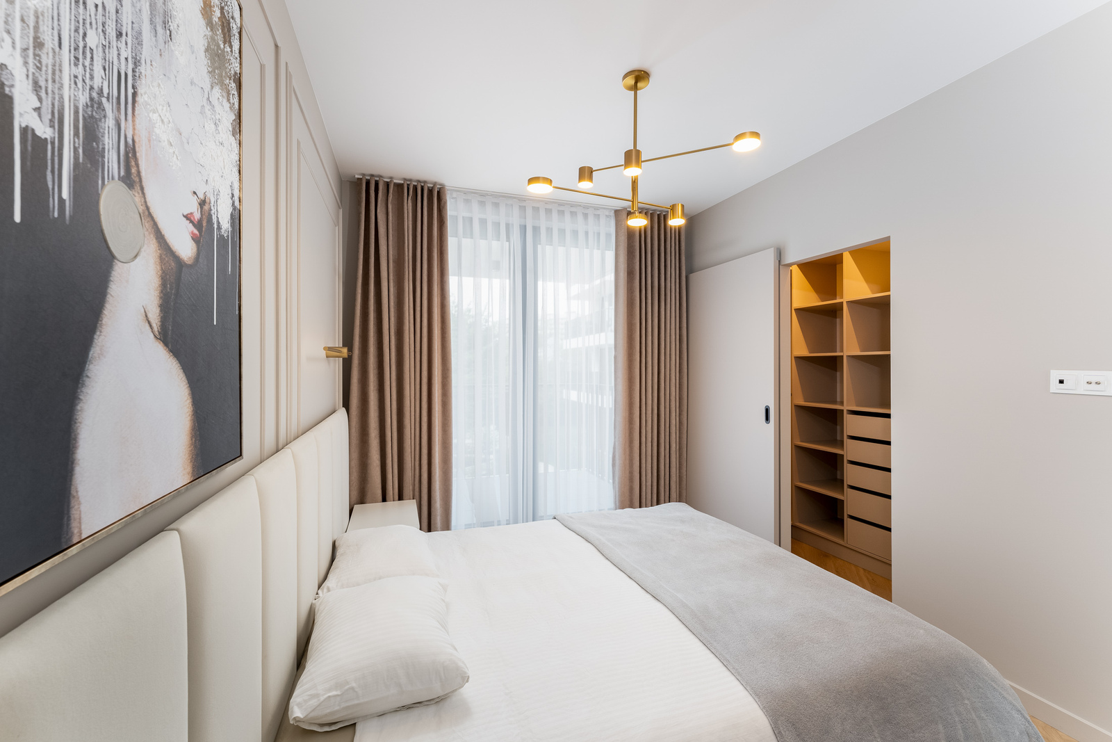 Jasny apartament w Młynach Mogilska!